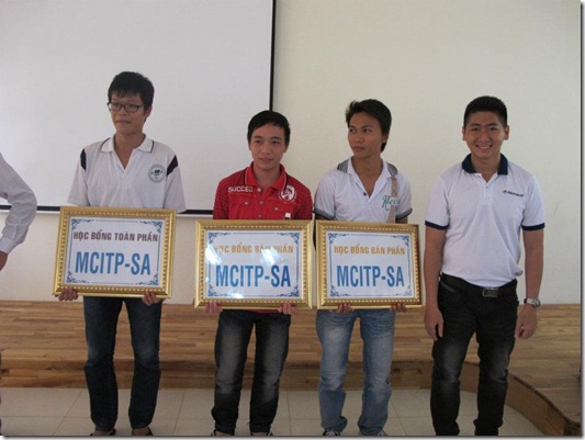 310729_263778466998391_100000987189274_768912_8332979_n[1]